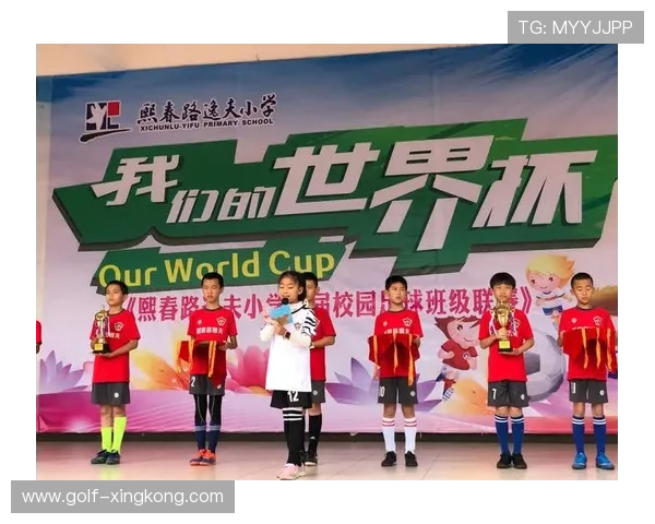 了解足球的乐趣与球星魅力 小学生必看的足球世界探索之旅 了解足球的乐趣与球星魅力 小学生必看的足球世界探索之旅