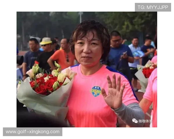 粉色足球场上的闪耀之星 盘点那些用颜色点亮绿茵的足球球员