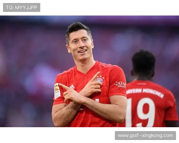 美国足球历史上几位传奇老球星及其成就回顾