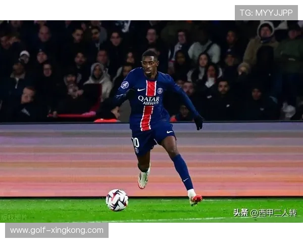 聚焦足球场上的3号球星：从锋线狂飙到场上指挥官的精彩蜕变